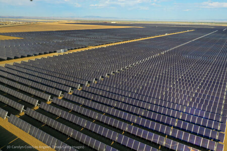 Solar_farm_renewable_energy_Westlands_GettyImages-1233995861-1068x712.jpg