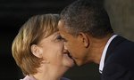 Merkel-kisses-the-Devil.jpg