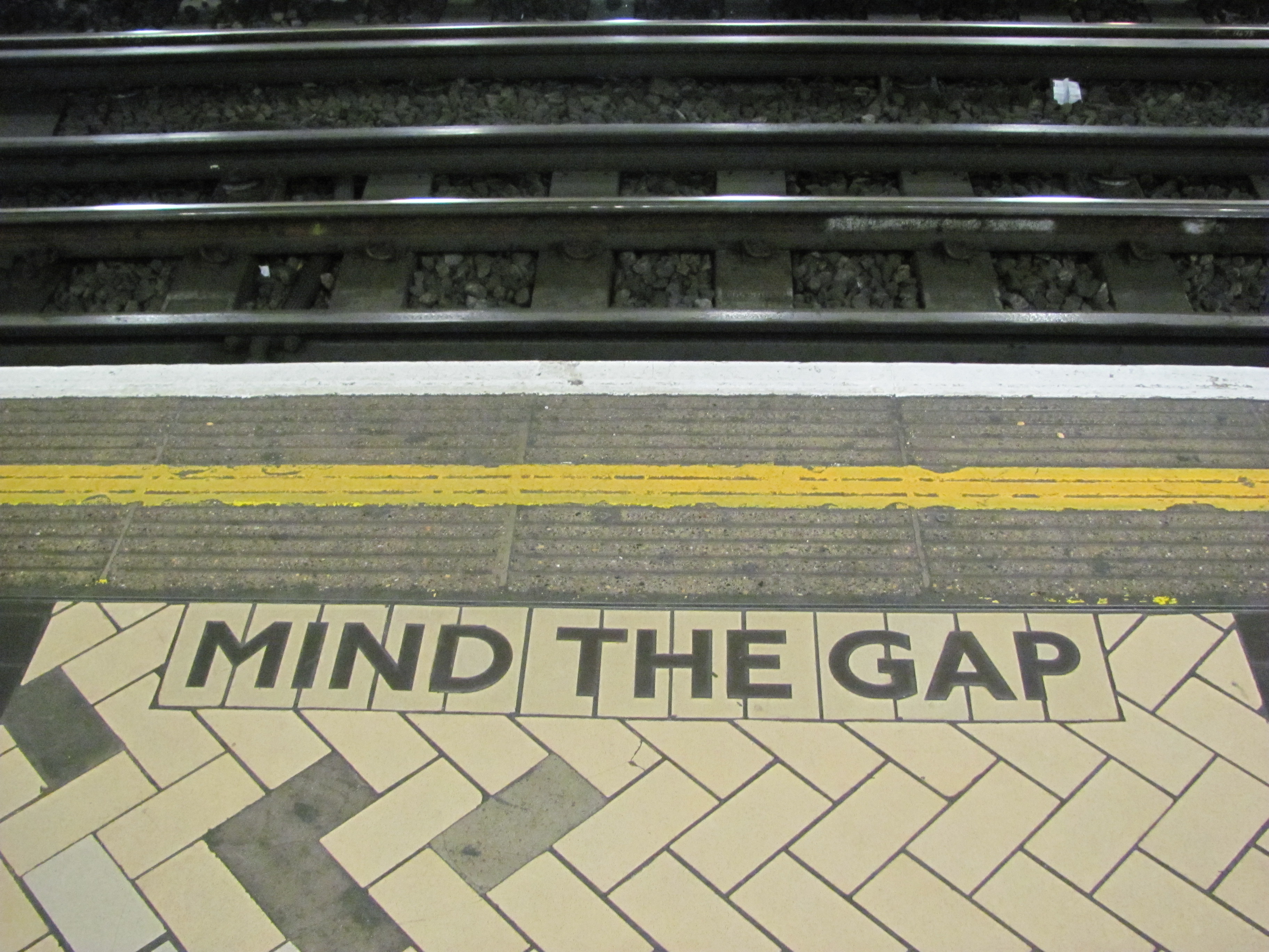 Mind_the_gap_2.JPG