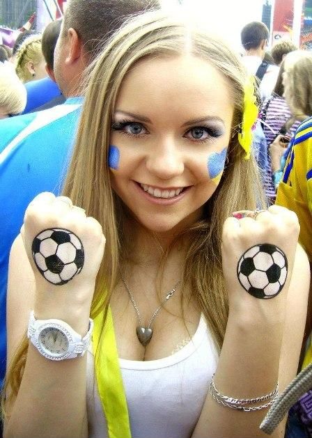 Ukraine%2Bgirls%2Bfans%2BEuro%2B2012.jpg
