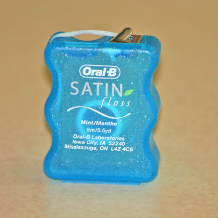 oral_b_satin_dental_floss.jpg