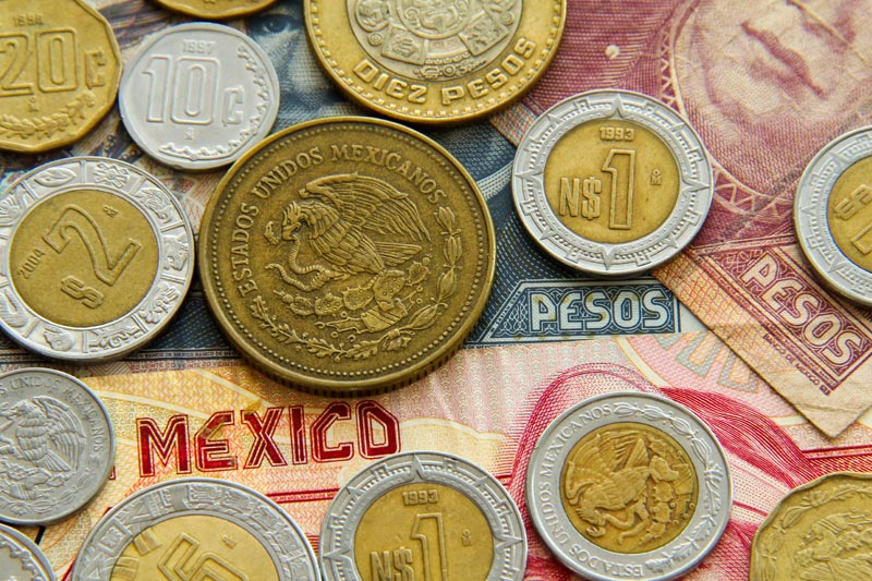 Mexican-pesos_800x533_L_1412522544.jpg