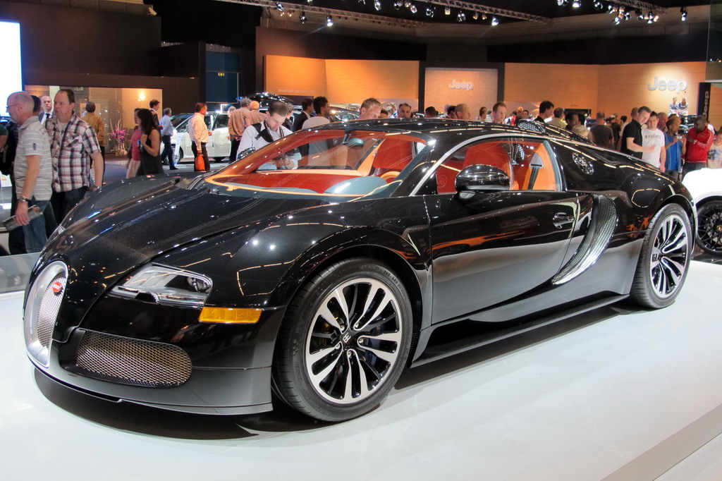 Bugatti_Veyron_16.4_Coupé_Sang_Noir_-_Flickr_-_FaceMePLS.jpg