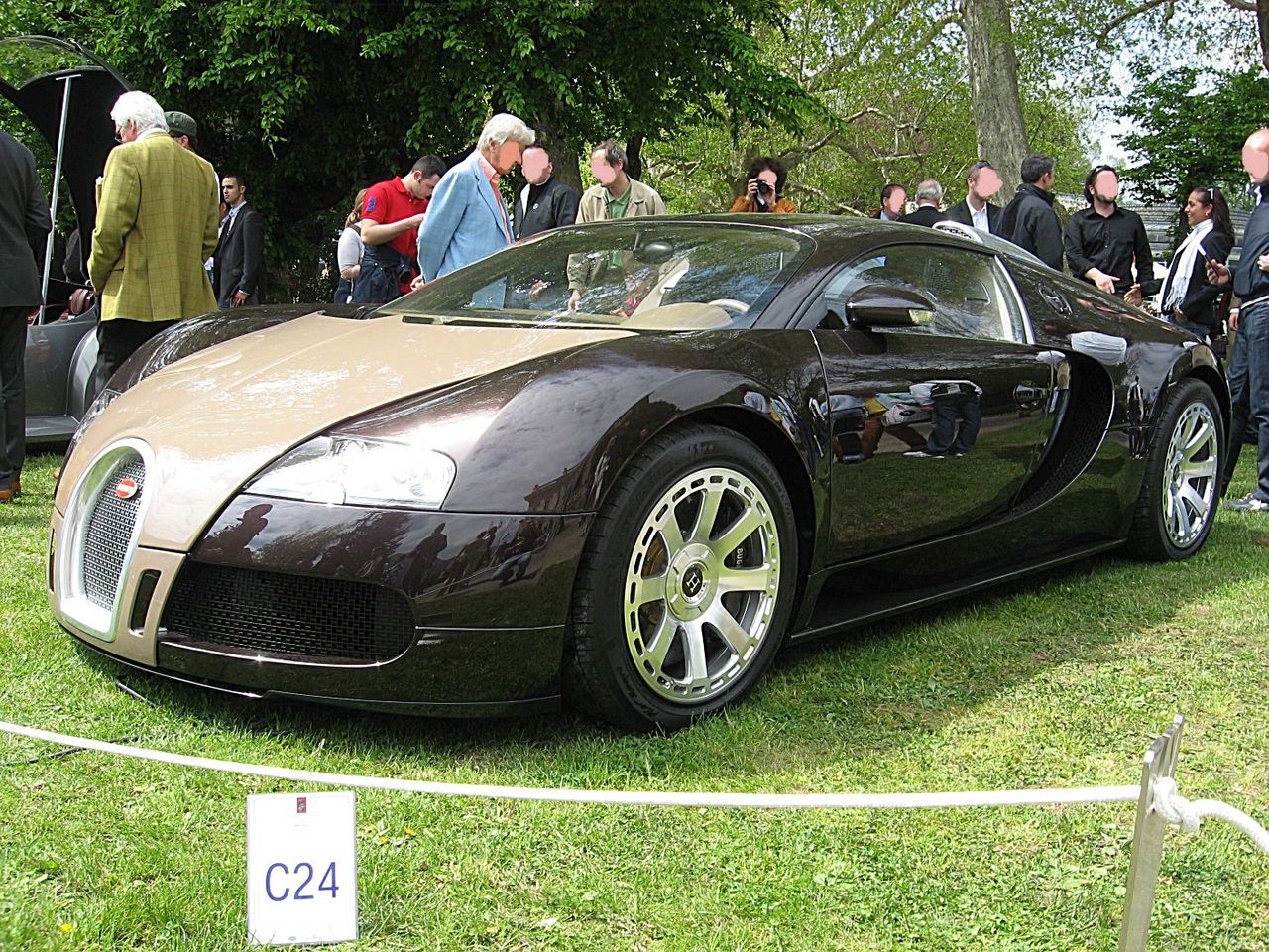 1280px-Bugatti_Veyron-Hermés.JPG