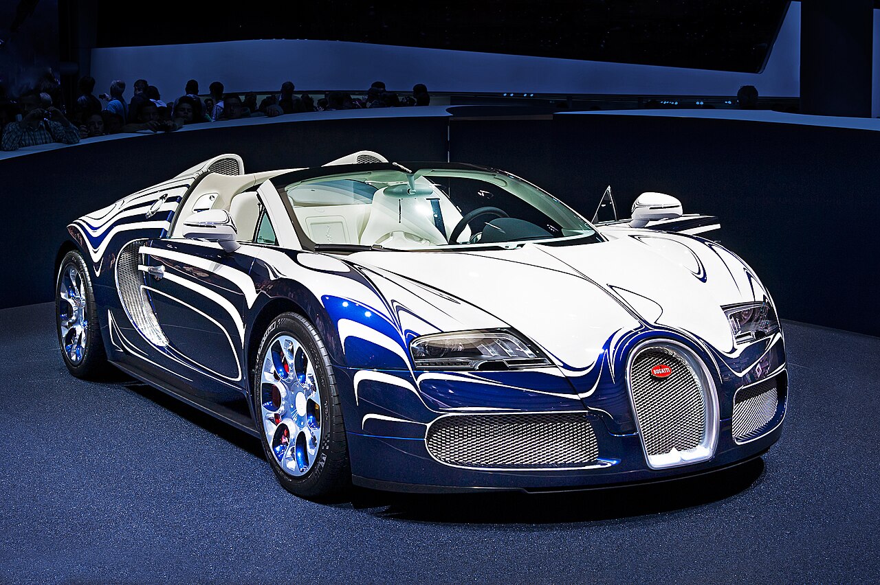 1280px-Bugatti_Veyron_IAA_2011.jpg